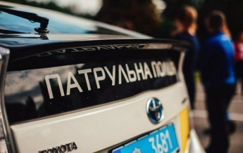 В Житомире водитель протащил патрульного по асфальту с зажатой рукой