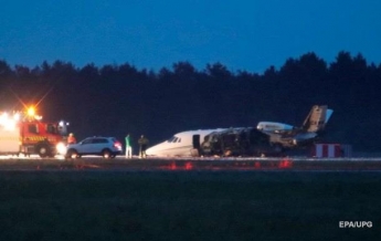 Самолет певицы Pink загорелся при посадке в Дании