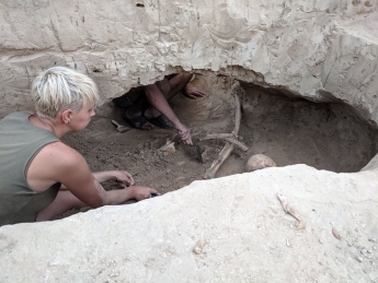На Запоріжжі археологи розкопали амфору та наконечники від скіфських стріл (Відео)