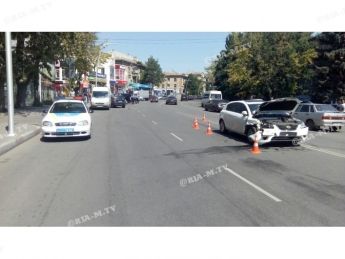 В центре Мелитополя тройное ДТП с иномарками (фото, видео)