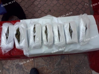 В Мелитополе СБУ и полиция задержали наркокурьера, отправлявшего наркотики по почте (фото)