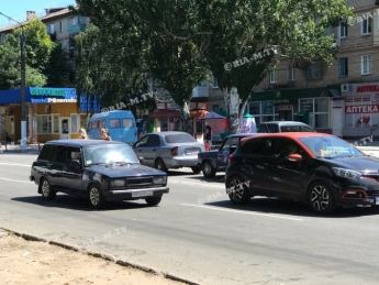 В Мелитополе три автомобиля столкнулись «паровозиком» (фото)