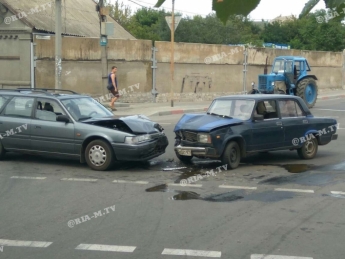 В Мелитополе лобовое столкновение авто - есть пострадавшие  (фото)