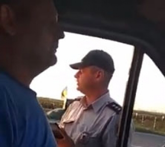 Под Мелитополем пристегнутого водителя оштрафовали за ремень (видео)