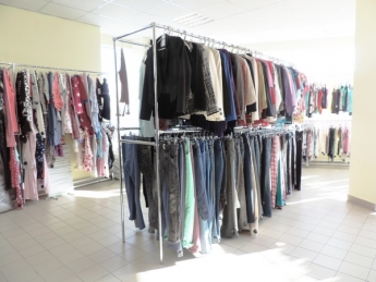 В запорожском магазине продавали окровавленную одежду (ФОТО)