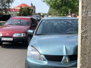 В Бердянске в результате ДТП автомобиль протаранил столб