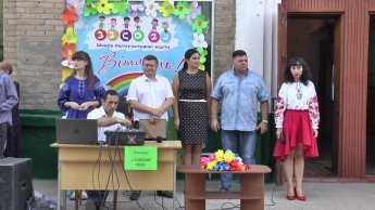 В Мелитополе в школе появился поющий директор (видео)