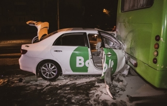 В Киеве произошло тройное ДТП (фото, видео)
