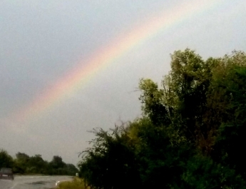 В небе под Мелитополем появилась радуга - чего ждать по народной примете (фото)
