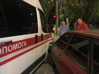 Автомобиль скорой помощи попал в ДТП в Бердянске