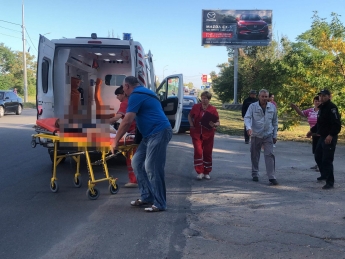 Жуткая авария в Бердянске - автомобиль сбил двух девочек