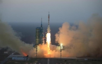 Китай успешно вывел на орбиту три спутника