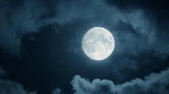 Магия полной Луны: как привлечь удачу и богатство