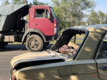 В Запорожской области КамАЗ столкнулся с легковушкой (ФОТО)