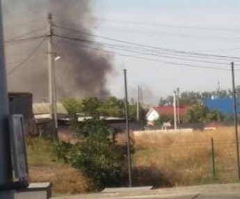 В южной части Мелитополя пылает пожар (фото)