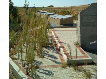 Память поросла травой - мемориал на линии обороны Вотан в полном запустении (фото)