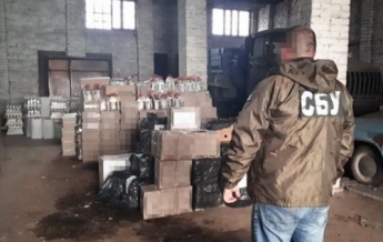 На Буковине "накрыли" цех с подпольным производством сигарет и алкоголя (фото)