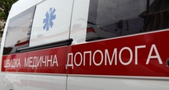 Рекламный щит упал на детей в Житомире: четверо пострадавших