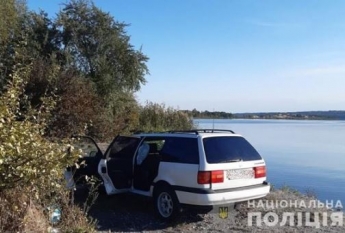 Под Киевом мужчина утонул вместе с авто