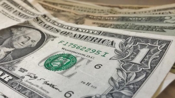 Курс валют на 26 сентября: доллар достиг минимального значения в году