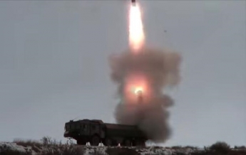 В РФ показали пуск крылатой ракеты вблизи Аляски (видео)