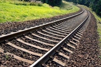 Поезд сбил троих жителей Вольнянска, среди которых девушка: разыскиваются очевидцы трагедии под Запорожье