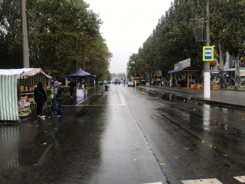 Дождь разогнал отдыхающих на Дне города (фото)