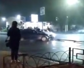 Ночью в Мелитополе случилось ДТП с участием такси (фото)
