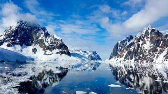 В Антарктиде откололся огромный айсберг