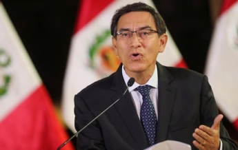 В Перу президент и парламент прекратили полномочия друг друга