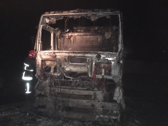 В Запорожской области сгорели два грузовика (фото)