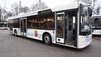 В Запорожье на ходу разваливается новый муниципальный автобус (ВИДЕО)