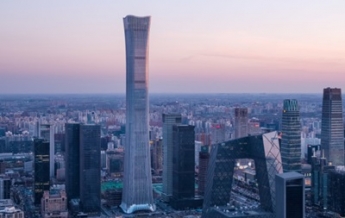 Полукилометровый небоскреб построили в Китае (видео)