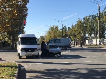 В Мелитополе Таврия подрезала маршрутку с пассажирами (фото, видео)