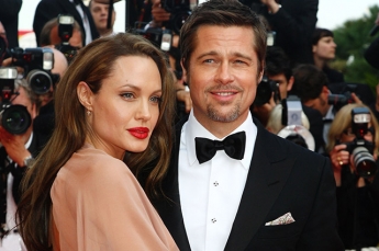 "Стала маленькой и ничтожной": Анджелина Джоли впервые рассказала о разводе с Питтом
