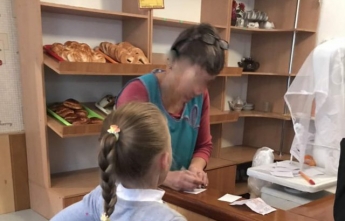 В мелитопольской школе работница буфета устроила бизнес на детях