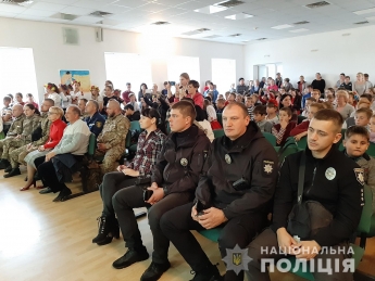 В Мелитопольском районе защитники рассказали детям о своих профессиях (фото)