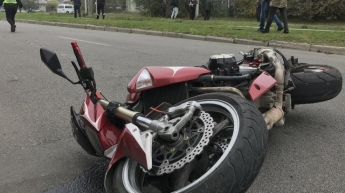 В Днепре женщина попала под колеса мотоцикла (фото)