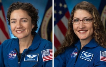 Две женщины впервые в истории вышли в открытый космос (видео)