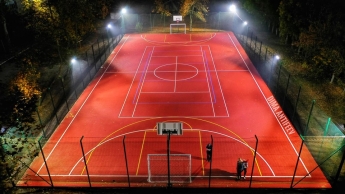 В Мелитополе спорт выводят во дворы – так шикарно выглядит новая площадка (фото)