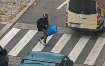 В Осло вооруженный мужчина угнал скорую и наехал на людей (видео)