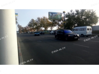 ВАЗ догнал БМВ Х5 на центральном проспекте (фото, видео)