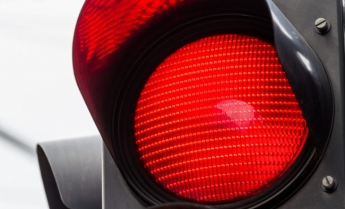 «Автохам за рулем»: в Запорожье маршрутка с пассажирами проехала на красный свет (ВИДЕО)