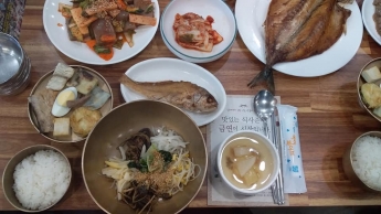 Заместитель мэра Мелитополя, рассказал и показал, как он ел корейские деликатесы и поделился секретом стройности (фото, видео)