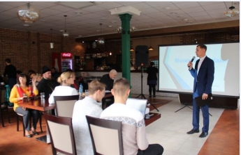 Чем чиновники, депутаты Мелитополя и священники занимались в кафе Елки Палки (фото)