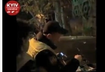 "Первый день за рулем": в Киеве девушка за полчаса устроила два ДТП (видео)
