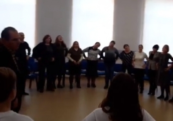 В Мелитополе учителя устроили дискотеку на перемене (видео)