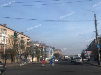 Перекрытие дороги в Мелитополе сдвинулось - где проехать не получится (фото, видео)