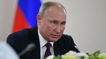 Путин хочет заменить википедию на российскую весию