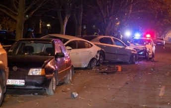В Киеве пьяный водитель разгромил девять авто и пытался сбежать (видео)